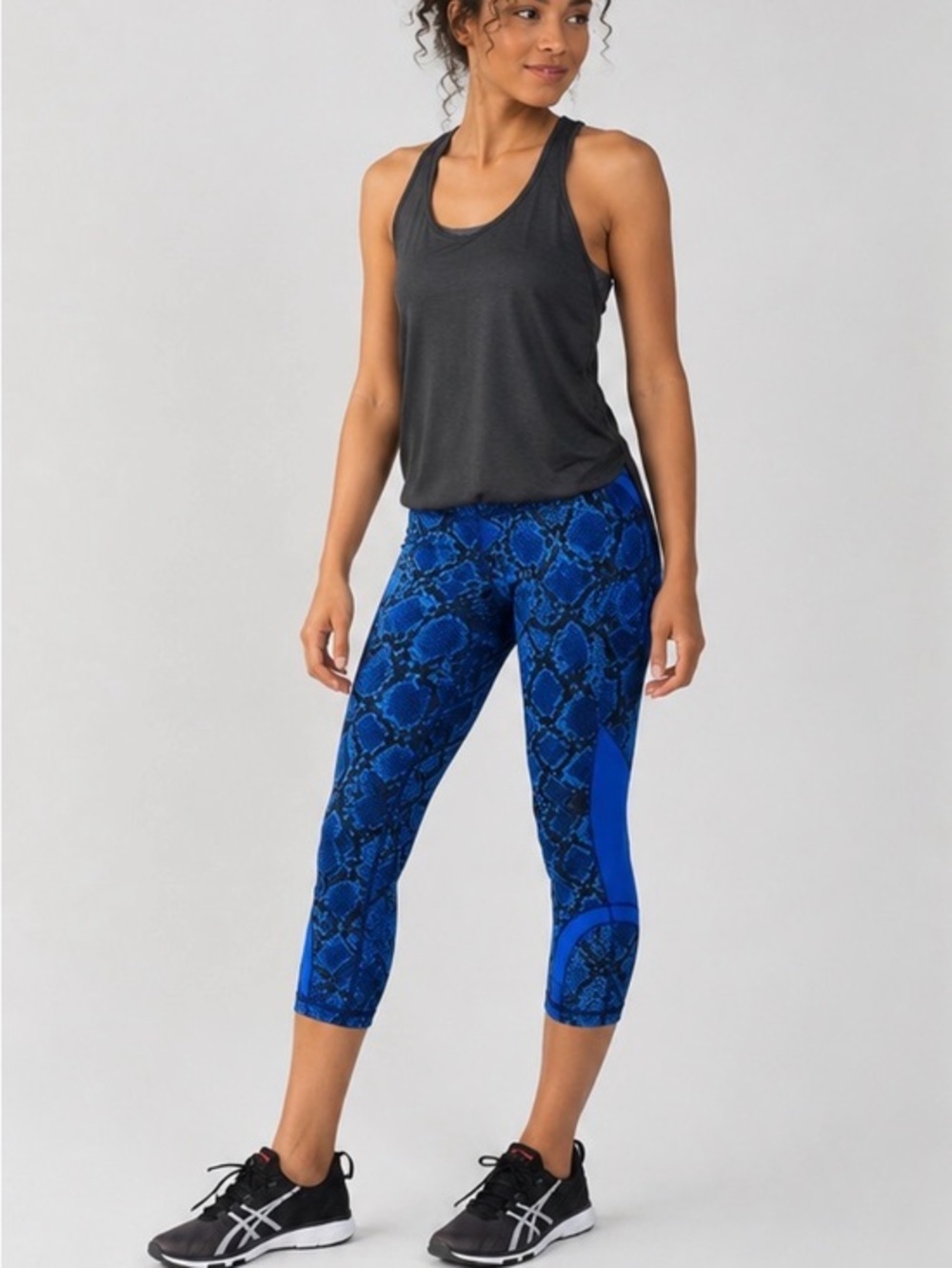 Lululemon Blue Snakeskin Print Crop Leggings Size 8 Athletic Yoga Pants